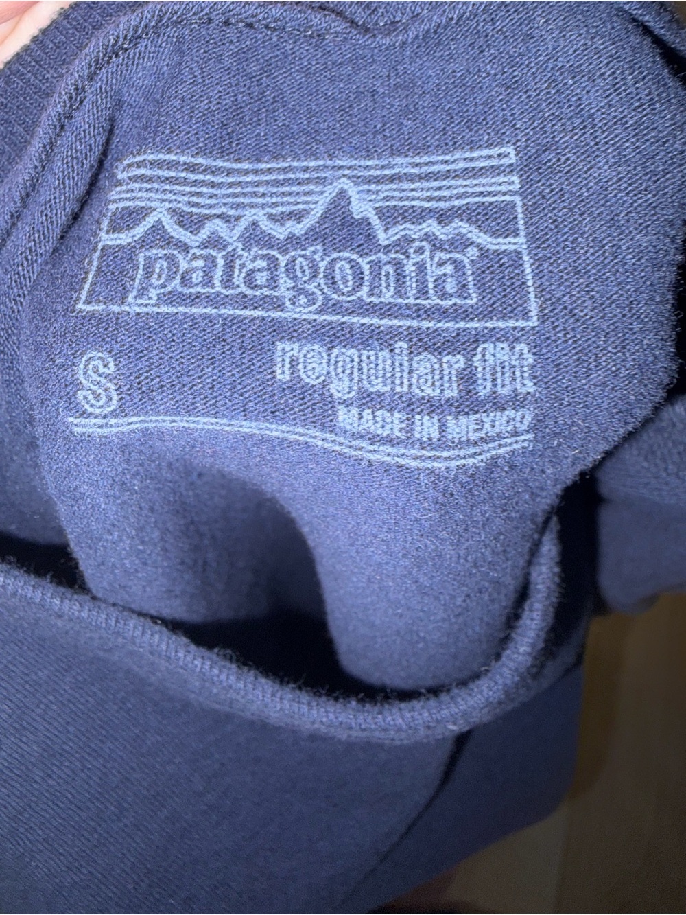 Patagonia Navy Long Sleeved Fitz Roy Hex T Shirt Size Small - Picture 3 of 9